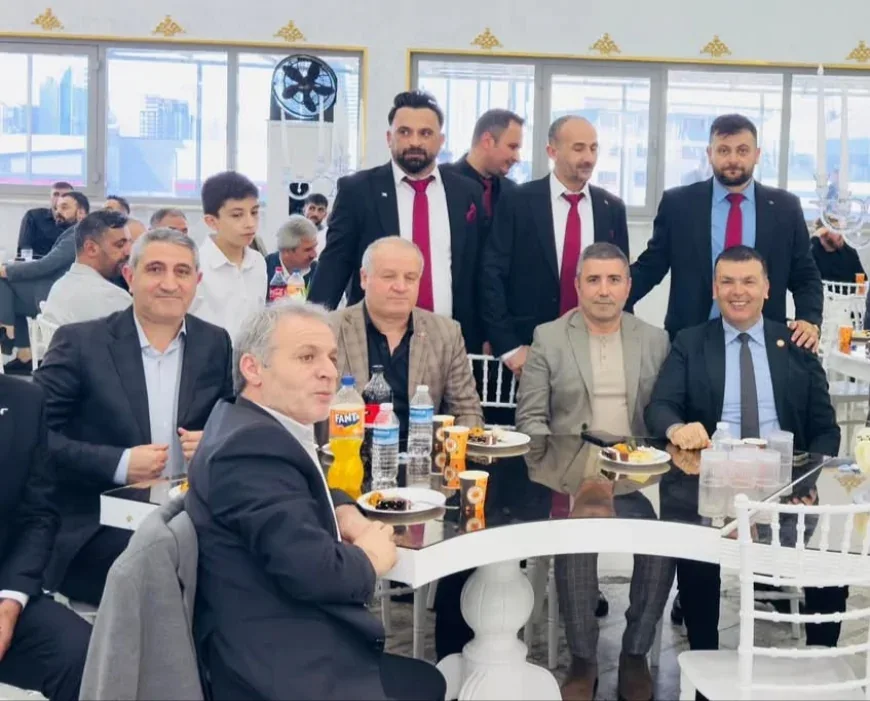 İzzet Kaya’dan Teşekkür Mesajı: “Bu Mutlu Günümüzde Yalnız Bırakmadınız”