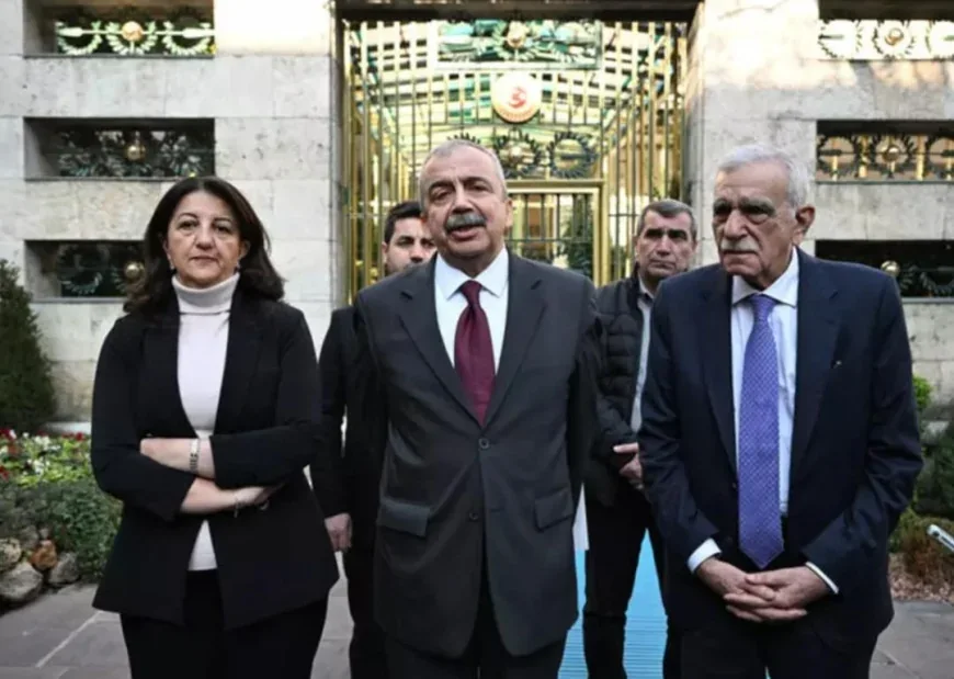 Sırrı Süreyya Önder Kritik Durumda: Aort Yırtılması Nedeniyle Geçirdiği 7 Saatlik Ameliyat Sonrası Hayati Tehlikesi Sürüyor