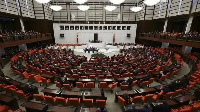 PKK'dan Tarihi Karar: 47 Yıllık Örgüt Kendini Feshettiğini ve Silah Bıraktığını Açıkladı