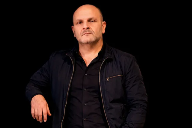 “Beni Düşmüş Görmek İsteyenlere Kötü Haber: Ben Hâlâ Dimdik Ayaktayım!”