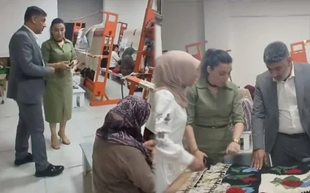 AK Parti İl Başkanı Ayaz'dan Kilim Atölyesine Anlamlı Ziyaret