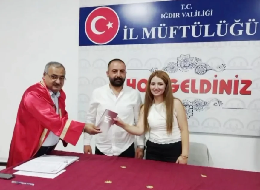 Müftü Zahit Demirel'in Kıydığı Nikâhla Edanur Karakuş ve Volkan Kavri Evlendi